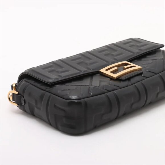 Fendi ZUCCA Mamma Baguette Leather 2-Way Shoulder Bag – Black - Picture 4 of 11